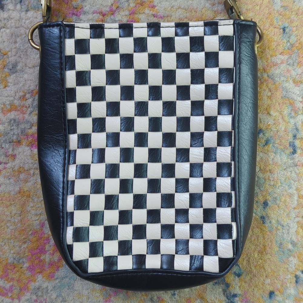 Universal Thread Checkered Woven Faux Leather Slim Crossbody Bag Black Cream - Picture 5 of 13